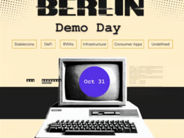 Ein alter Computer der Datum 31.10. anzeigt.