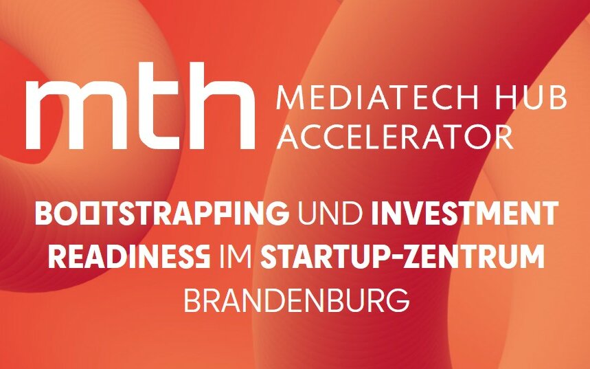 Schriftzug "Bootstrapping und Investment Readiness im Startup-Zentrum Brandenburg" vor rot-orangenem Verlauf