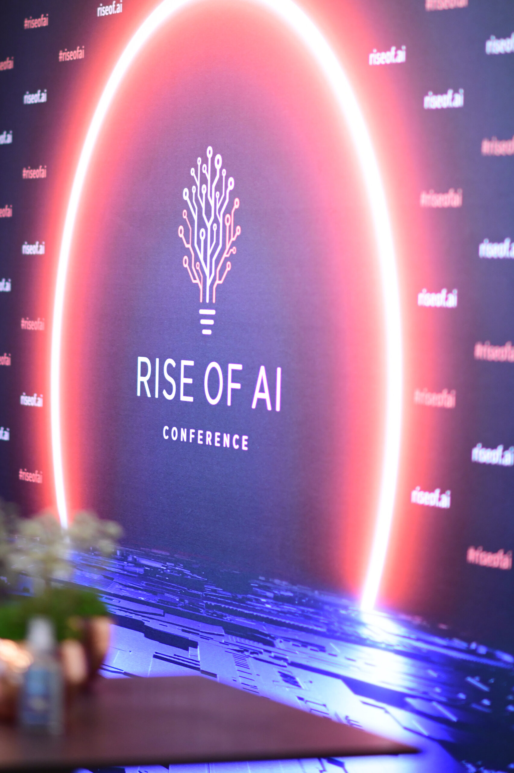 Rise of AI Conference 2024 Cluster IKT